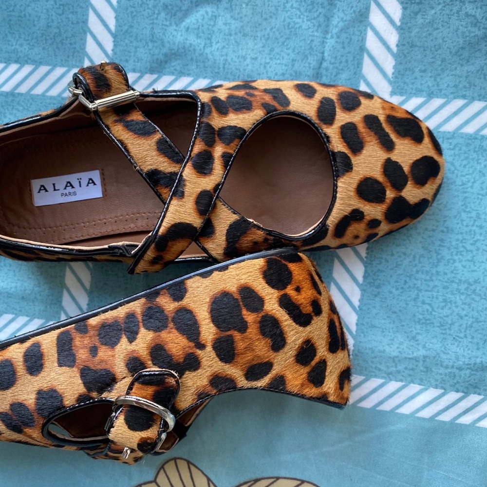 Alaia Leopard-Pattern Ponyhair Mary Janes in Brown and Black - Picture 5 of 8